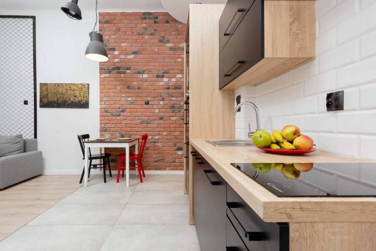 Downtown Studio Apartment Poznanska By Renters Варшава Экстерьер фото